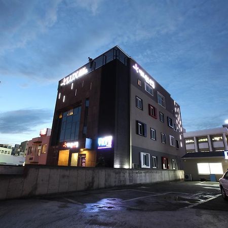 Jeju Lux Hotel Oso-ri Eksteriør bilde